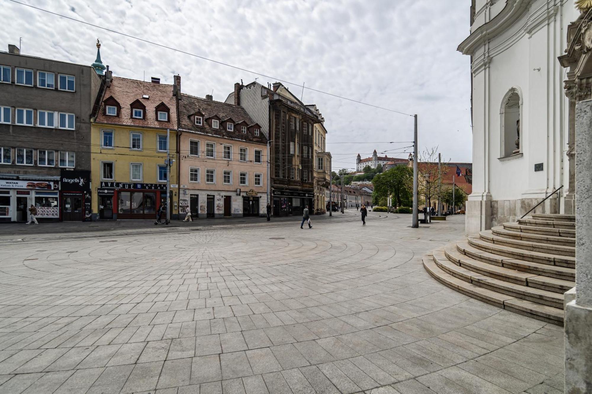 Luxurious And Royal Apartment In The Old Town Bratislava Eksteriør billede