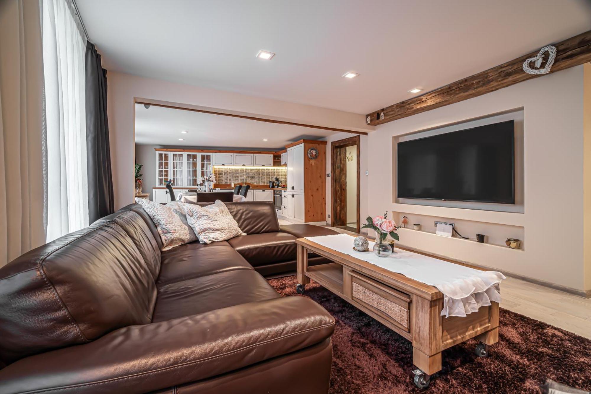 Luxurious And Royal Apartment In The Old Town Bratislava Eksteriør billede