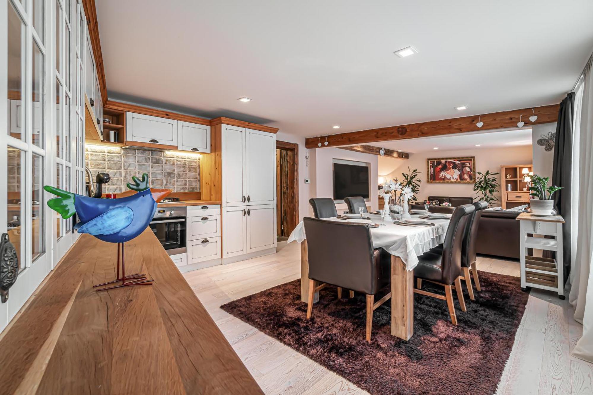 Luxurious And Royal Apartment In The Old Town Bratislava Eksteriør billede